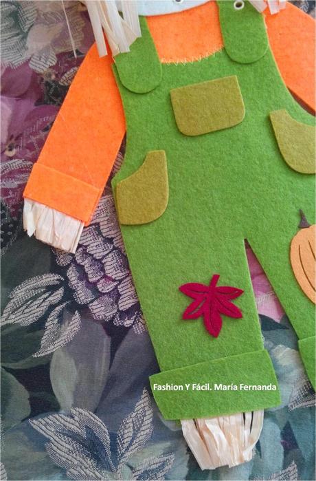 Cómo hacer un espantapájros para decorar en el otoño y el día de acción de gracias (A Scarecrow for thanks giving) Cómo hacer un espantapájros para decorar en el otoño y el día de acción de gracias (A Scarecrow for thanks giving)
