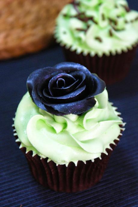 After Eight Cupcakes (Cupcakes de Menta y Chocolate) + Tutorial de Rosa de Chocolate plástico After Eight Cupcakes (Cupcakes de Menta y Chocolate) + Tutorial de Rosa de Chocolate plástico