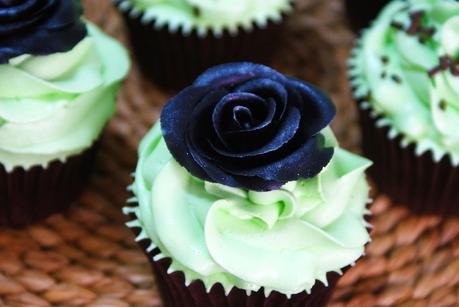 After Eight Cupcakes (Cupcakes de Menta y Chocolate) + Tutorial de Rosa de Chocolate plástico After Eight Cupcakes (Cupcakes de Menta y Chocolate) + Tutorial de Rosa de Chocolate plástico
