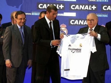 Zidane, el fichaje más caro de la historia Zidane, el fichaje más caro de la historia