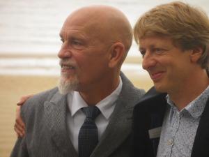 John Malkovich y el director Michael Sturminger       Foto: Manu Zapata