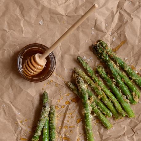 ESPARRAGOS EN TEMPURA CON MIEL DE MIOMBO ESPARRAGOS EN TEMPURA CON MIEL DE MIOMBO