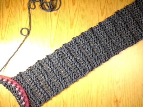 Teje una bufanda infinita bicolor en telar circular como tejer bufanda magica punto vainilla elongated en telar loom knitting