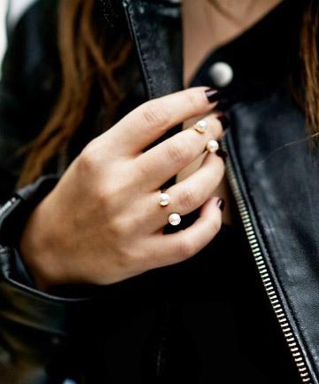 8 nuevas maneras de llevar perlas. Anillo de perlas
