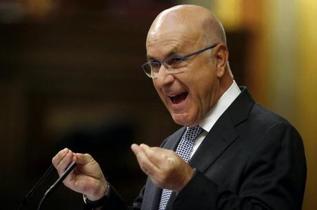 DURÁN LLEIDA: UN BUEN POLÍTICO, ES DECIR, EL PERFECTO COBARDE Durán Lleida es un buen político, o sea, alguien que se ha dedicado toda su vida a medrar, a votar, a charlar y a cobrar. Eso es todo, un buen político, un excelente caradura; y ahora, para ... DURÁN LLEIDA: UN BUEN POLÍTICO, ES DECIR, EL PERFECTO COBARDE Durán Lleida es un buen político, o sea, alguien que se ha dedicado toda su vida a medrar, a votar, a charlar y a cobrar. Eso es todo, un buen político, un excelente caradura; y ahora, para ...