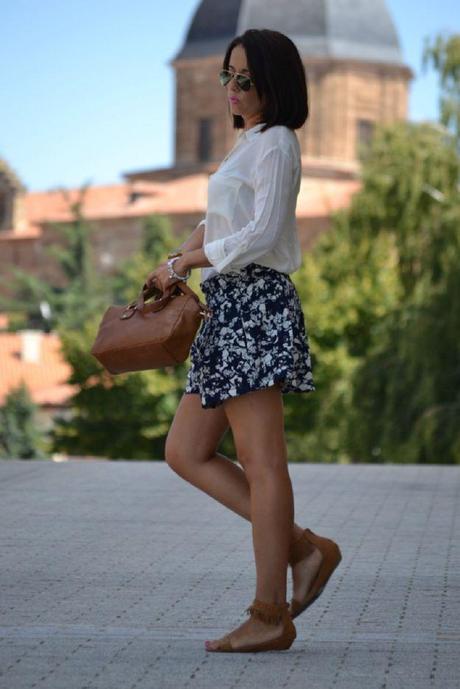 VICTIM OF MY CLOSET BY CARMEN LRG Magazine - Victim of my Closet by Carmen - 2