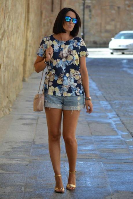 VICTIM OF MY CLOSET BY CARMEN LRG Magazine - Victim of my Closet by Carmen - 1