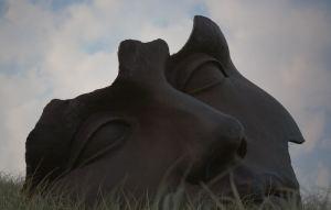 Ser coherente con los influencers Marcaras rotas, es lo que queda de la incoherencia de quienes impulsan una idea en la teoría y la critican en la praxis | Photo Credits: Ricardo Liberato (Flickr) CC https://secure.flickr.com/photos/liberato/473981158