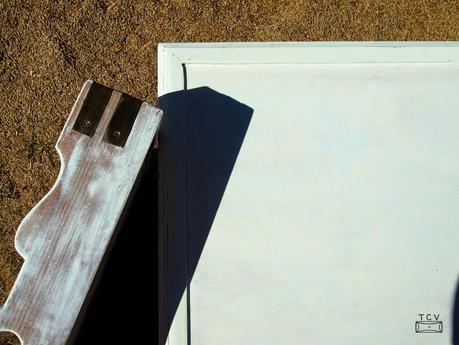 Una mesa, pintar y lijar, pintar y lijar Una mesa, pintar y lijar, pintar y lijar