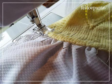 Cómo coser una falda de tela a un cuerpo de punto