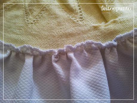 Cómo coser una falda de tela a un cuerpo de punto