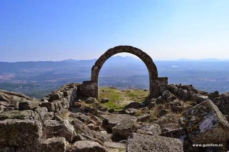 Castillo de Monsanto Castillo de Monsanto