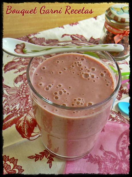 Batido de frutillas, bananas y avena