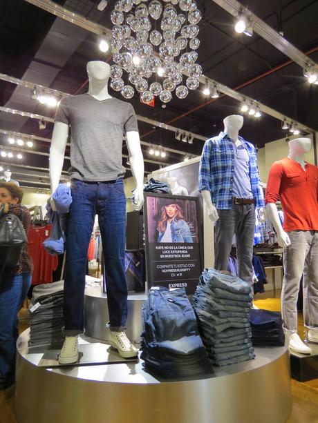 (Evento + Outfit) Lanzamiento de la nueva campaña #EXPRESSJEANSPTY de la cadena Express.