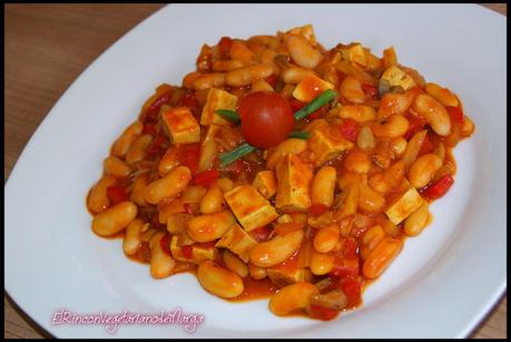 Alubias con tofu y salsa de tomate Alubias con tofu y salsa de tomate