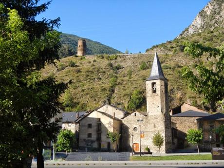 De Escaló al monasterio de Sant Pere del Burgal. Pallars Sobirà De Escaló al monasterio de Sant Pere del Burgal. Pallars Sobirà