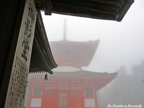 El ADN de Japón en 10 experiencias complejo budista en Koyasan