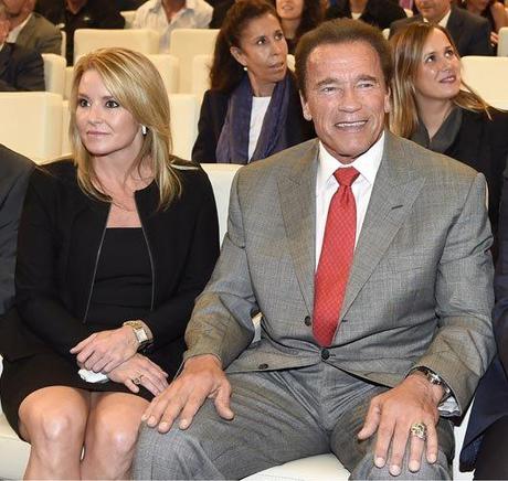 Arnold Schwarzenegger Medalla Embajador Madrid Destino