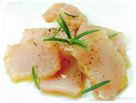 Bonito marinado con toque de romero Atún marinado con toque de romero
