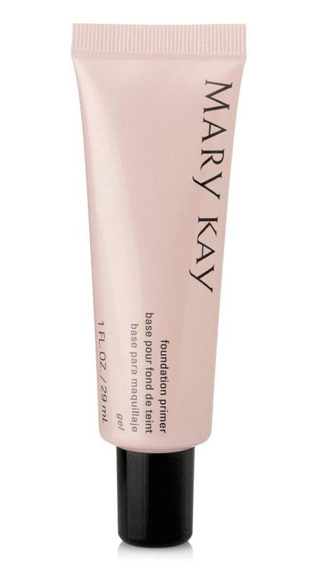 Cómo maquillarte si tienes acné Prebase de maquillaje de Mary Kay, con siliconas que crean una película para fijar la base.