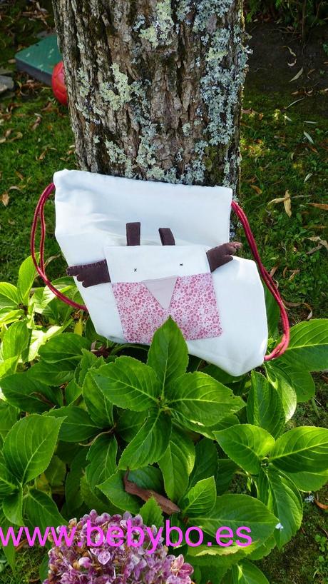 BYVALERA: UN SIMPATICO ANIMAL A TUS ESPALDAS BYVALERA: UN SIMPATICO ANIMAL A TUS ESPALDAS