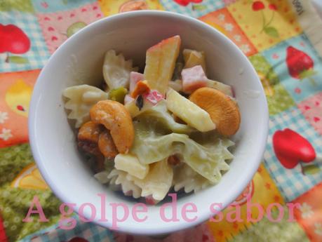 Ensalada de pasta con manzana y anacardos Ensalada de pasta con manzana y anacardos