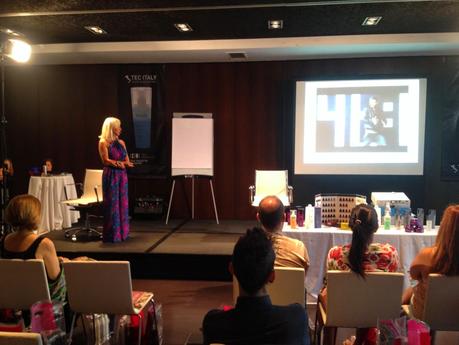 Sneak Peek del curso Fashion Music and Hair Sneak Peek del curso Fashion Music and Hair