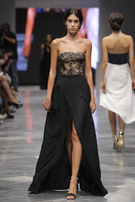 VALENCIA FASHION WEEK P/V 2015: María Cózar Couture (XVII VFW) http://prensa.valenciafashionweek.com/imagenes/xvii-vfw/diseadores/maria-cozar/MariaCozar_013.JPG