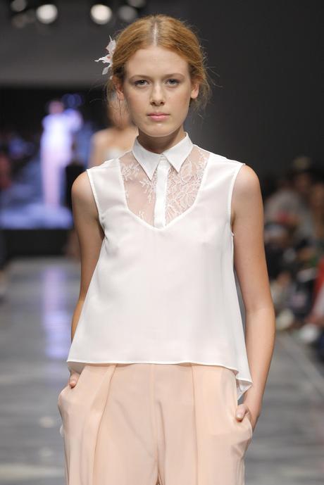 VALENCIA FASHION WEEK P/V 2015: María Cózar Couture (XVII VFW) http://prensa.valenciafashionweek.com/imagenes/xvii-vfw/diseadores/maria-cozar/MariaCozar_038.JPG