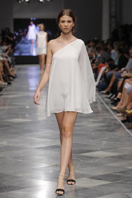 VALENCIA FASHION WEEK P/V 2015: María Cózar Couture (XVII VFW) http://prensa.valenciafashionweek.com/imagenes/xvii-vfw/diseadores/maria-cozar/MariaCozar_031.JPG