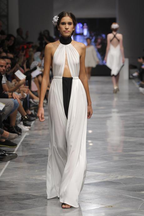 VALENCIA FASHION WEEK P/V 2015: María Cózar Couture (XVII VFW) http://prensa.valenciafashionweek.com/imagenes/xvii-vfw/diseadores/maria-cozar/MariaCozar_028.JPG