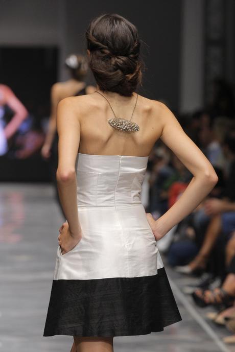 VALENCIA FASHION WEEK P/V 2015: María Cózar Couture (XVII VFW) http://prensa.valenciafashionweek.com/imagenes/xvii-vfw/diseadores/maria-cozar/MariaCozar_019.JPG