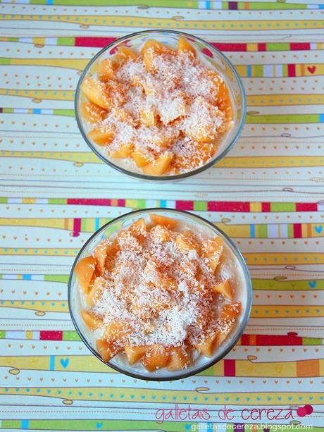 Arroz con leche de coco y melocotón