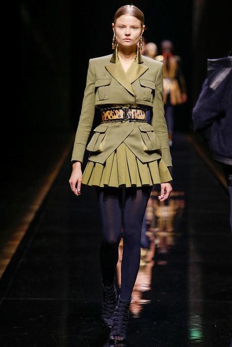 Este otoño piensa en caqui Balmain F/W 2015