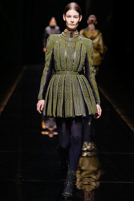 Este otoño piensa en caqui Balmain F/W 2015