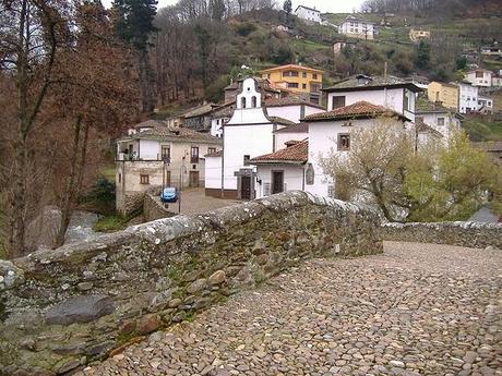 Puente medieval de Cangas del Narcea