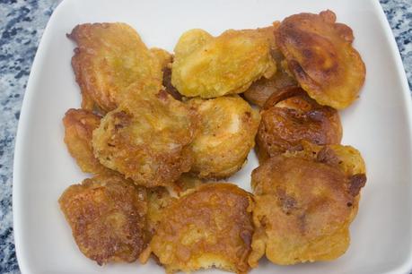 Buñuelos de calamares en rebozado de cerveza Buñuelos de calamares en rebozado de cerveza