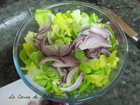 GALLOS A LA PLANCHA CON ENSALADA GALLOS A LA PLANCHA CON ENSALADA