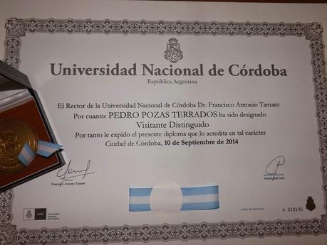 LA UNIVERSIDAD NACIONAL DE CÓRDOBA (ARGENTINA) OTORGA AL REPRESENTANTE DEL PROYECTO GRAN SIMIO EN ESPAÑA, LA MÁXIMA DISTINCIÓN DENOMINADA “VISITANTE DISTINGUIDO” LA UNIVERSIDAD NACIONAL DE CÓRDOBA (ARGENTINA) OTORGA AL REPRESENTANTE DEL PROYECTO GRAN SIMIO EN ESPAÑA, LA MÁXIMA DISTINCIÓN DENOMINADA “VISITANTE DISTINGUIDO”