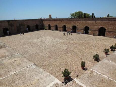 Patio Central del Castillo de Montjuïc