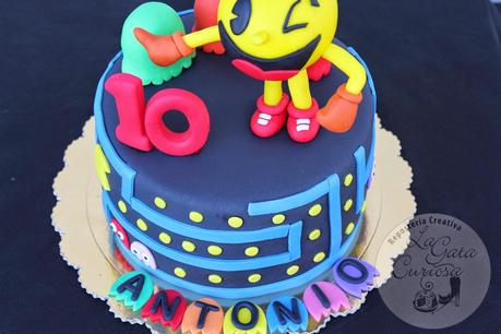 TARTA FONDANT PACMAN 3D PARA ANTONIO TARTA FONDANT PACMAN 3D PARA ANTONIO
