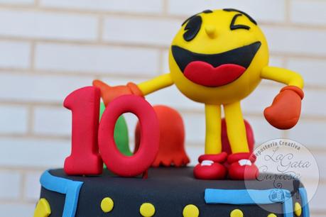 TARTA FONDANT PACMAN 3D PARA ANTONIO TARTA FONDANT PACMAN 3D PARA ANTONIO