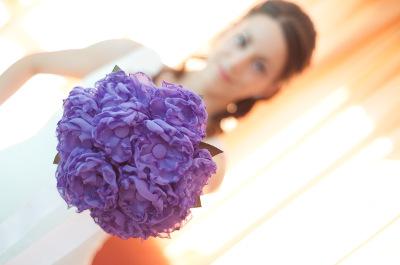 ESTA SEMANA EN EL BLOG… ME CONFIESO POR PARTIDA DOBLE ramo de novia de peonias