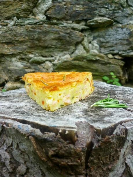 Pastel salado de lomo adobado, cebolla y romero Pastel salado de lomo adobado, cebolla y romero