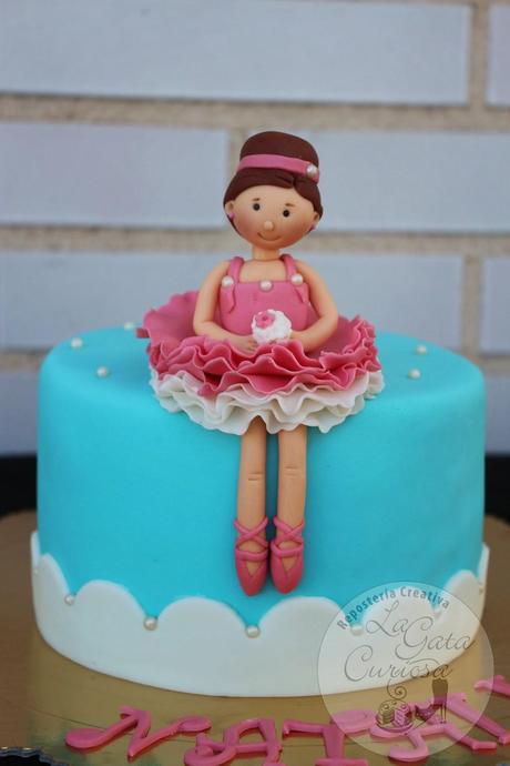 TARTA FONDANT BAILARINA PARA NATALIA TARTA FONDANT BAILARINA PARA NATALIA