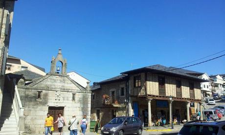 Sanabria, visita acuática y monumental Iglesia de Nuestra Señora del Azogue, patrona de Puebla de Sanabria.