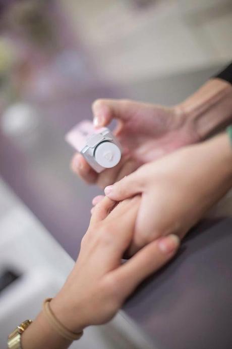 Uñas radiantes con MICRO Nail micro nail, evento, presentación, manicura