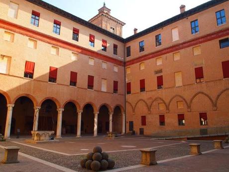 Patio Castello Estense