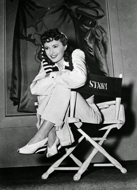 JueRves Palomitero con Barbara Stanwyck