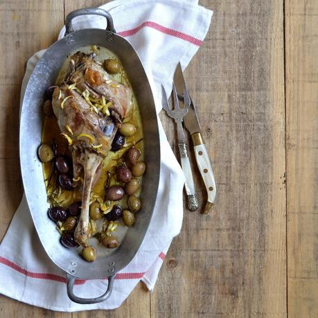 PIERNA DE CABRITO ASADA CON OLIVAS Y LIMÓN PIERNA DE CABRITO ASADA CON OLIVAS Y LIMÓN